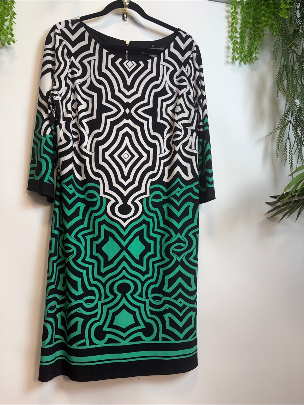 Donna Ricco Black and Green Geometric Midi Dress